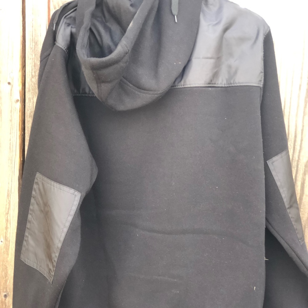 Osprey Black Zip Up Jacket